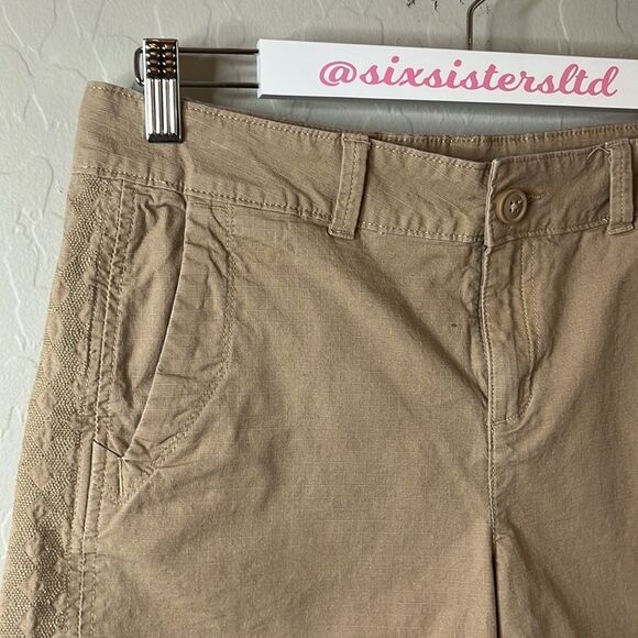 eddie Bauer tan four pockets belt loops embellished sides 4 1/2” length SZ 6 - Picture 2 of 11